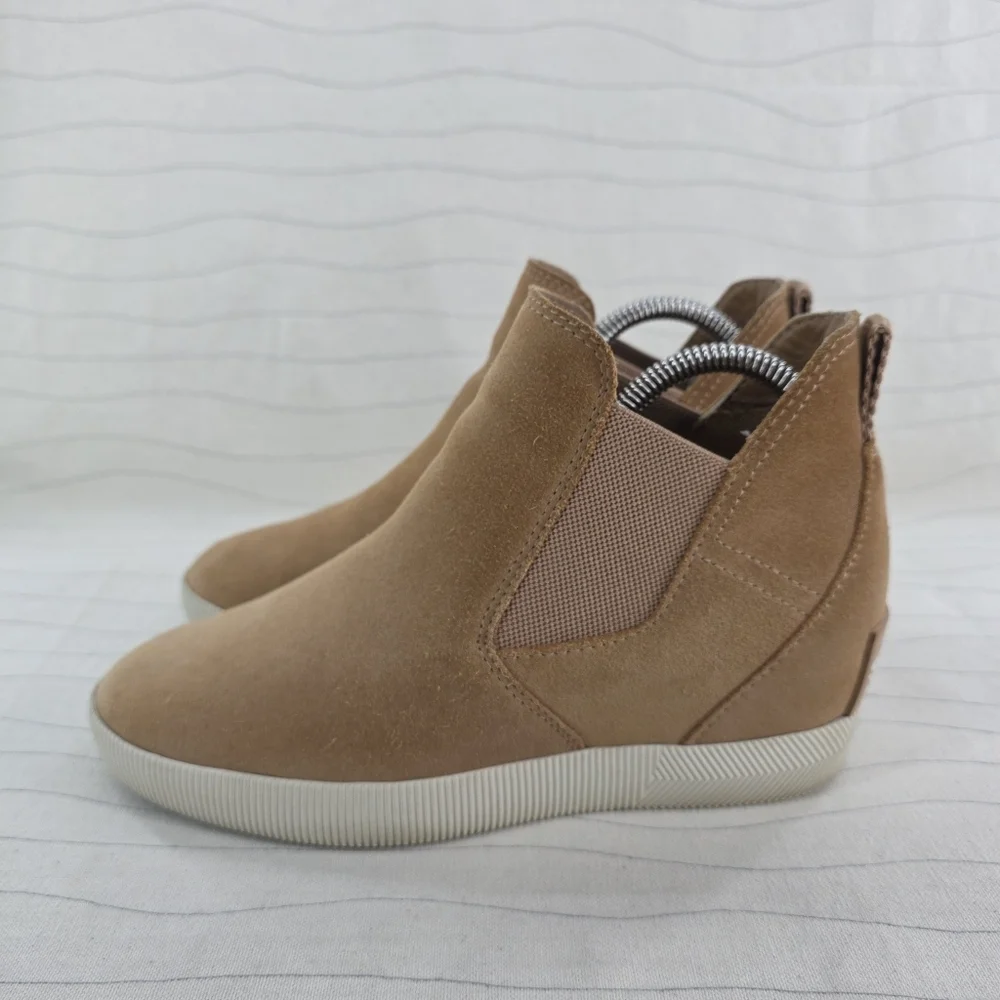 Sorel Womens Chelsea Out N About Tan Suede Hidden Wedge Shoes NL4911-253 Sz 7.5